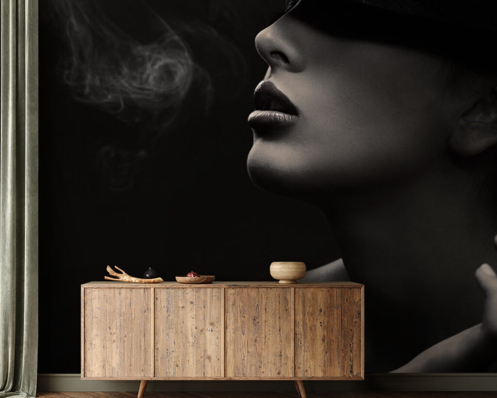 u55318pig21 1024x819 - Woman wearing a hat and smoking - tegory