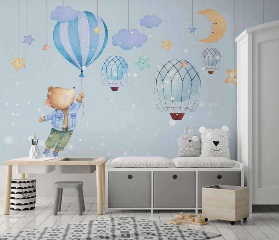 Cartoon bear holding a balloon Cartoon bear holding a balloon