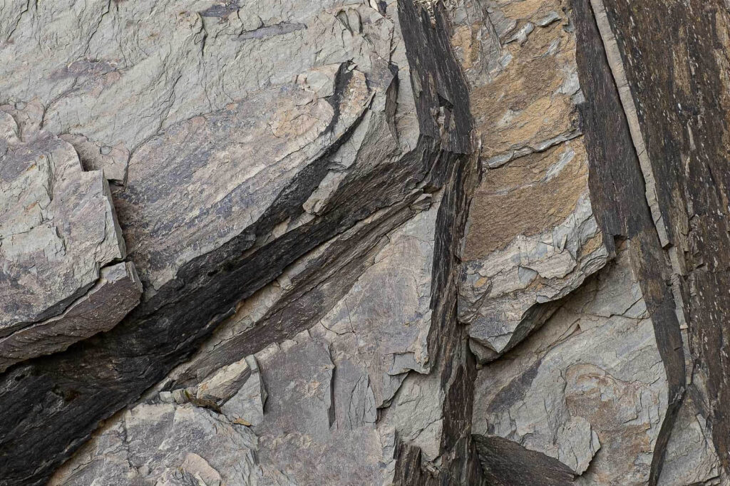 Natural patterns in layered rock formations Natural patterns in layered rock formations