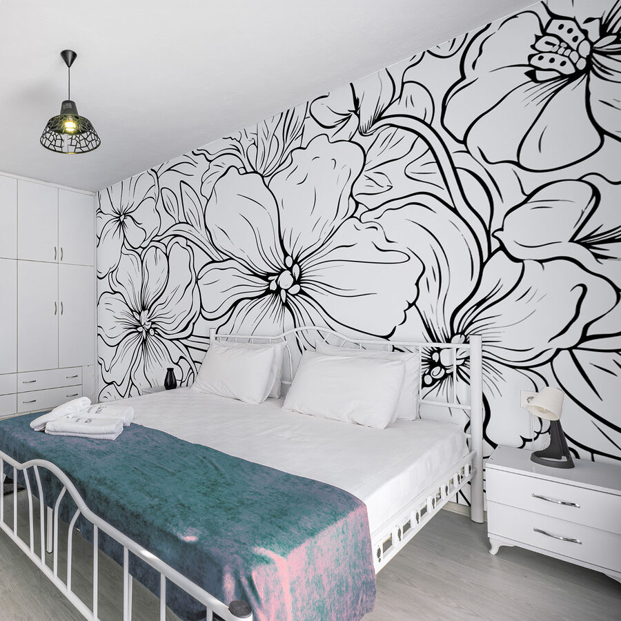 Black and white drawing of flowers
